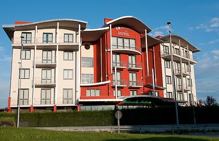 Hotel Brindor Poirino ภายนอก รูปภาพ