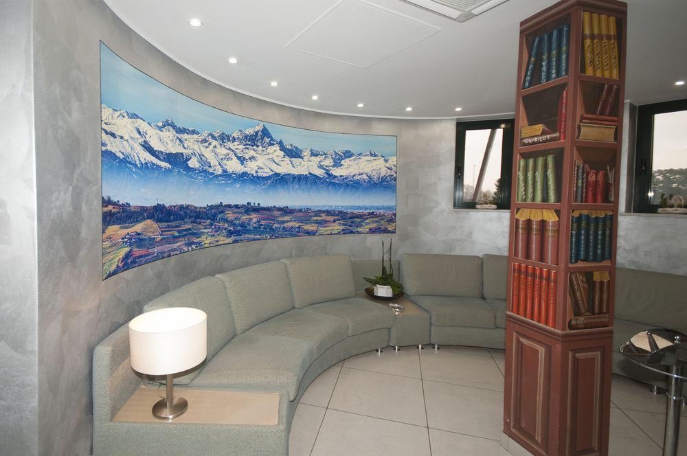 Hotel Brindor Poirino ภายนอก รูปภาพ