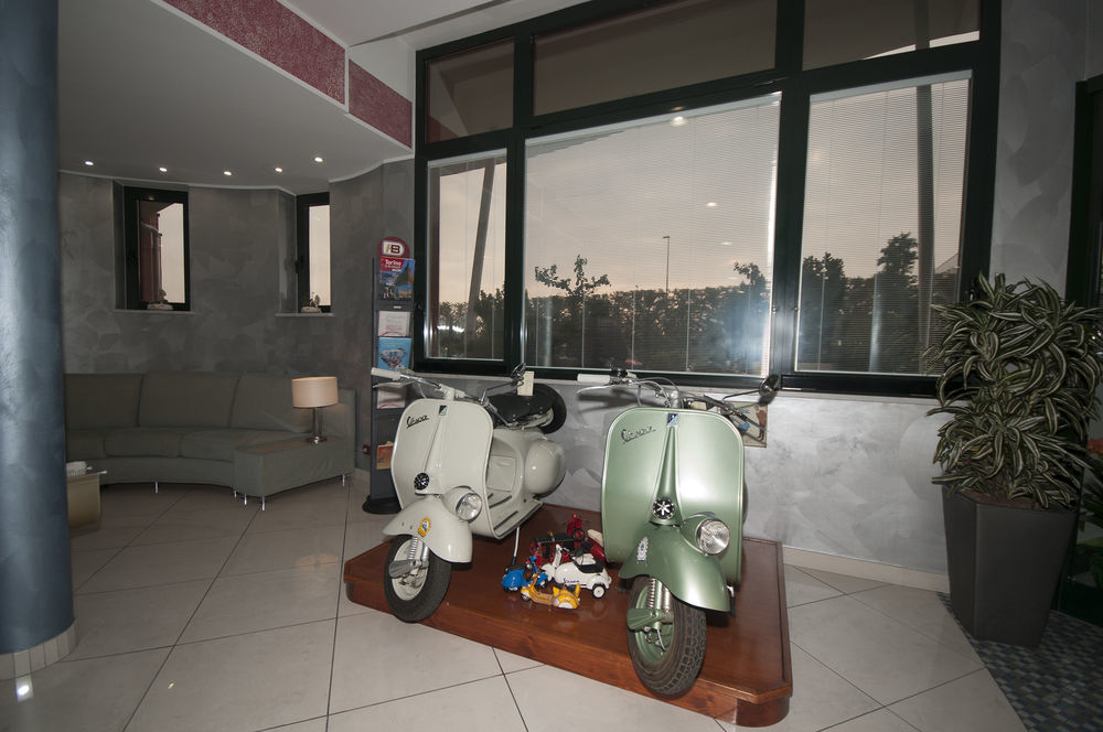 Hotel Brindor Poirino ภายนอก รูปภาพ