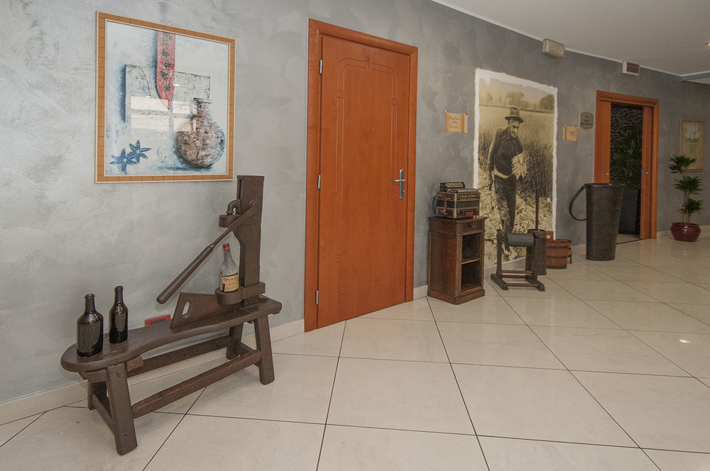 Hotel Brindor Poirino ภายนอก รูปภาพ