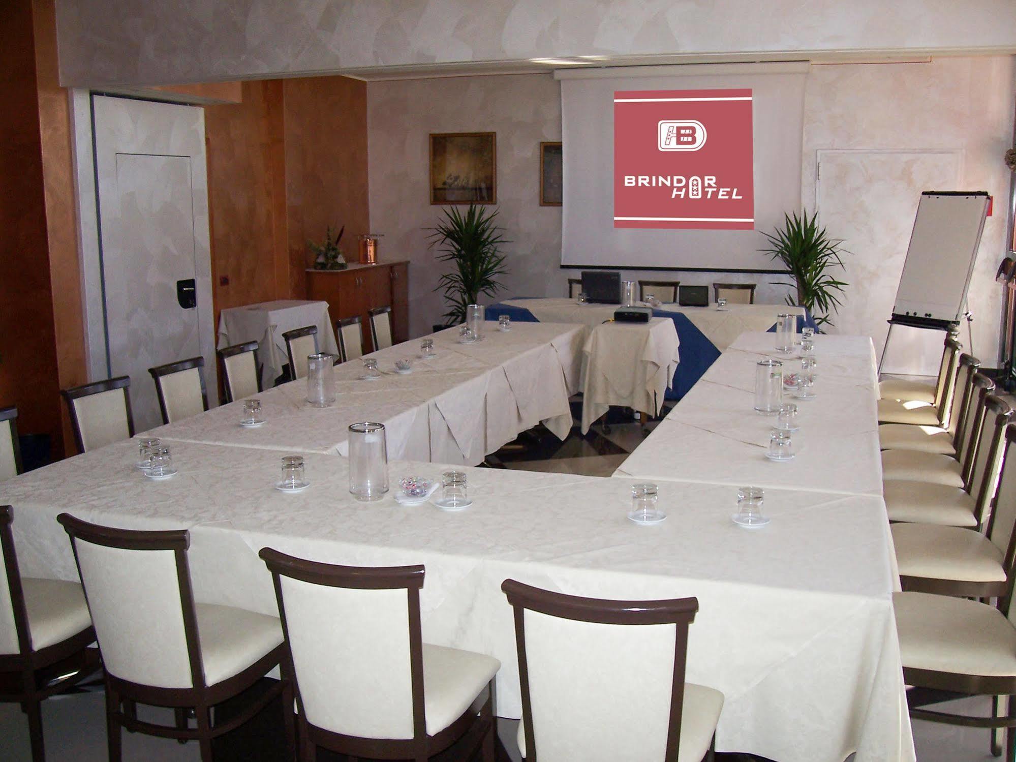 Hotel Brindor Poirino ภายนอก รูปภาพ