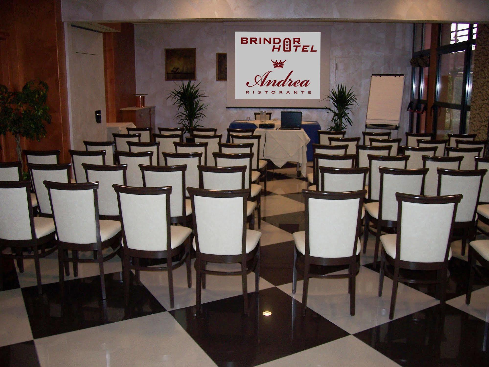 Hotel Brindor Poirino ภายนอก รูปภาพ